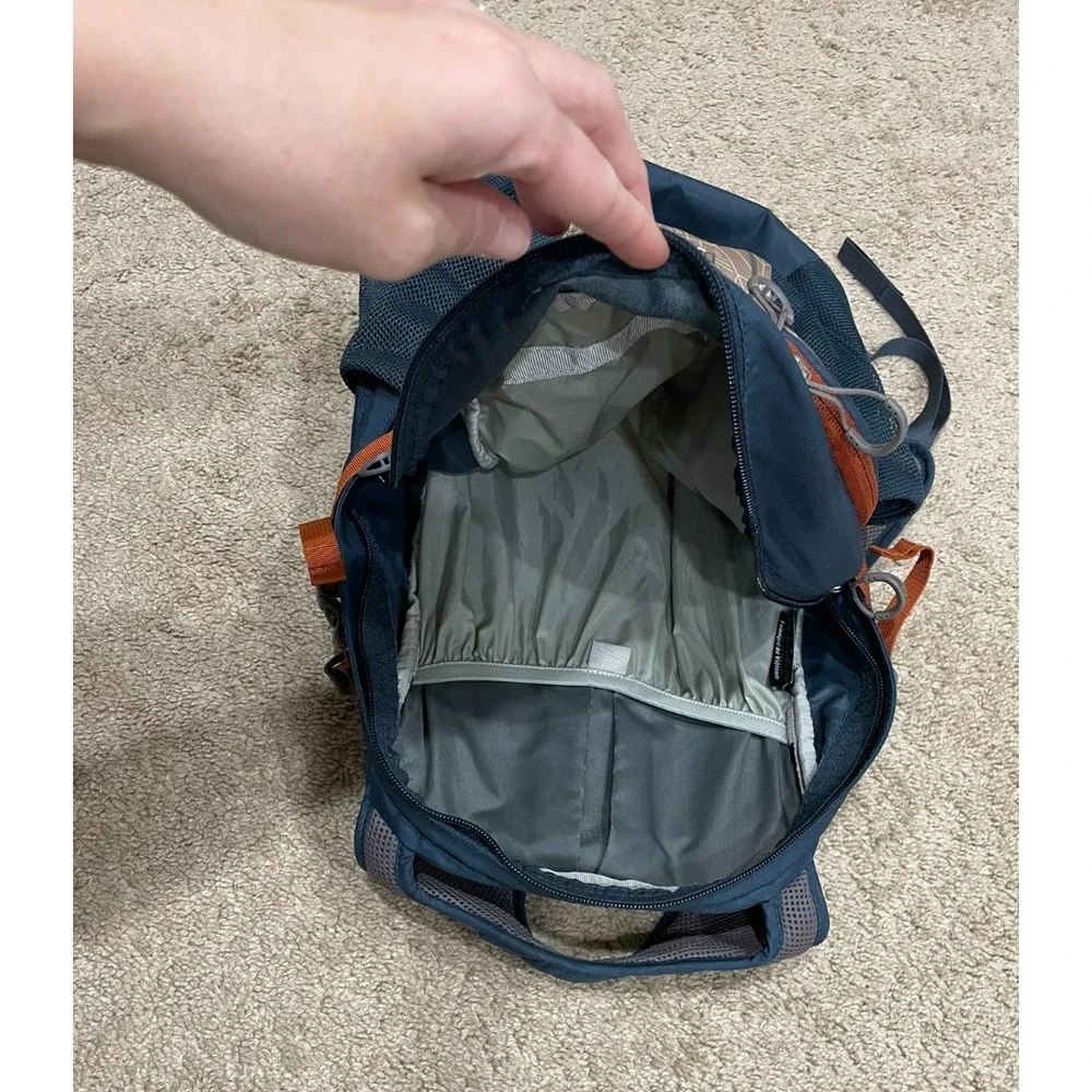 Osprey Daylite Lightweight Backpack H2O Hydration Ready Pack Hiking Camping GUC